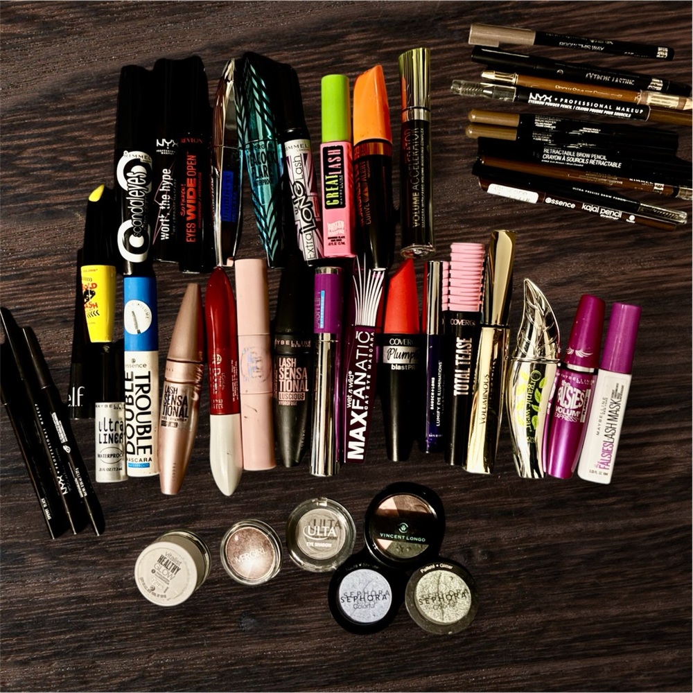 Huge eye makeup bundle